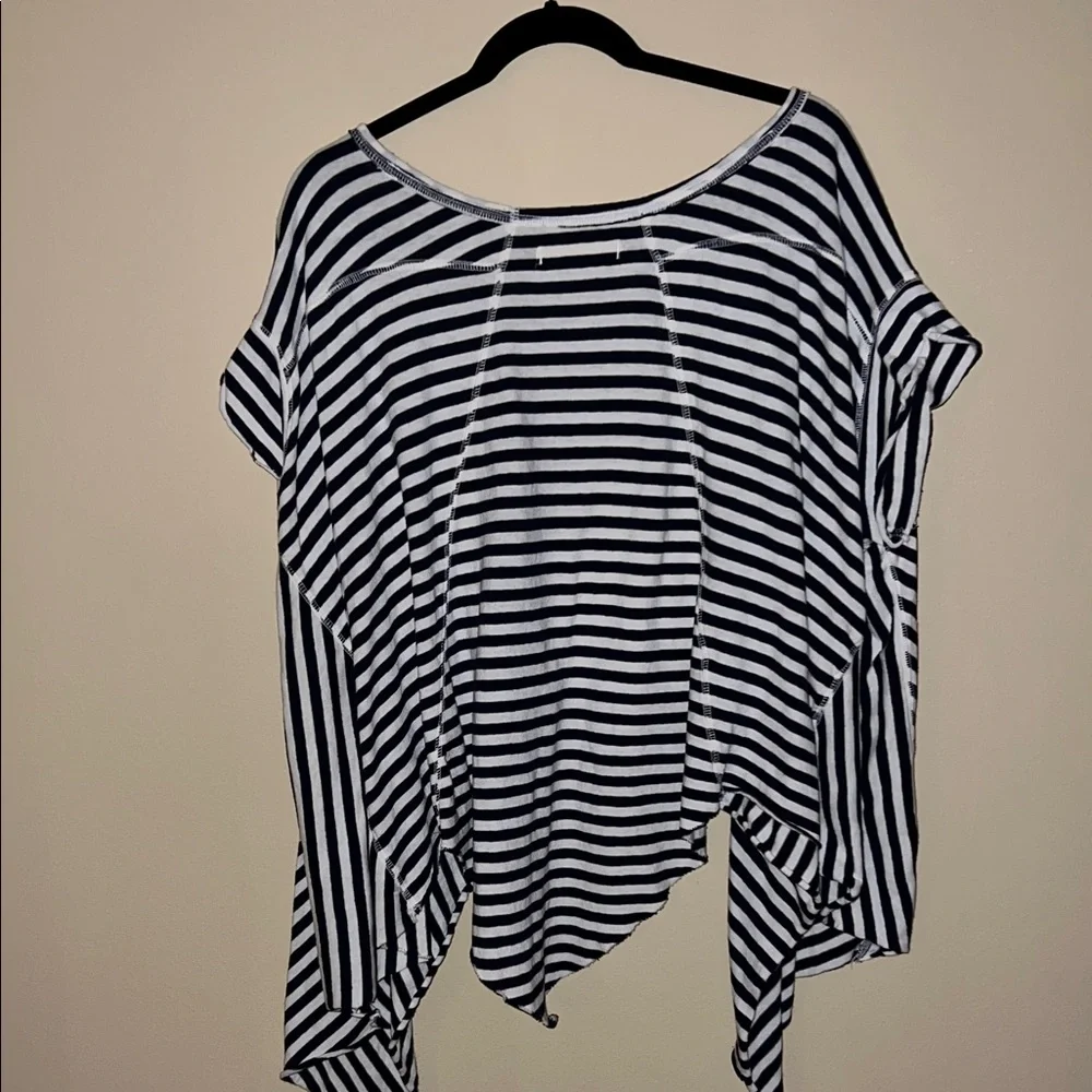 We The Free- Size L - Picture 4 of 4